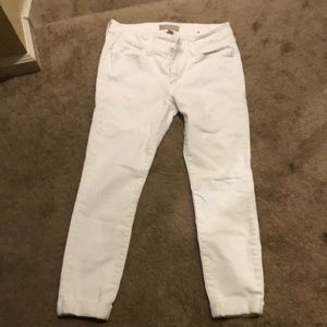Gently worn white ankle cropped jeans